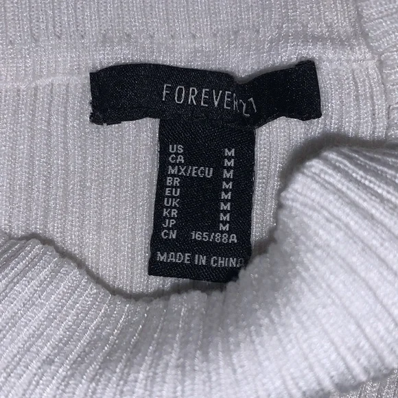 ✨WOMEN’S WHITE FOREVER21 TURTLENECK SWEATER ✨ - Picture 6 of 6